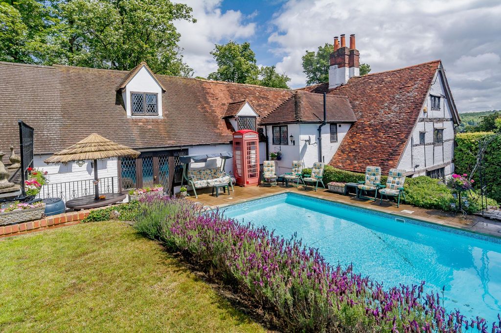 Property photo 2 of 13