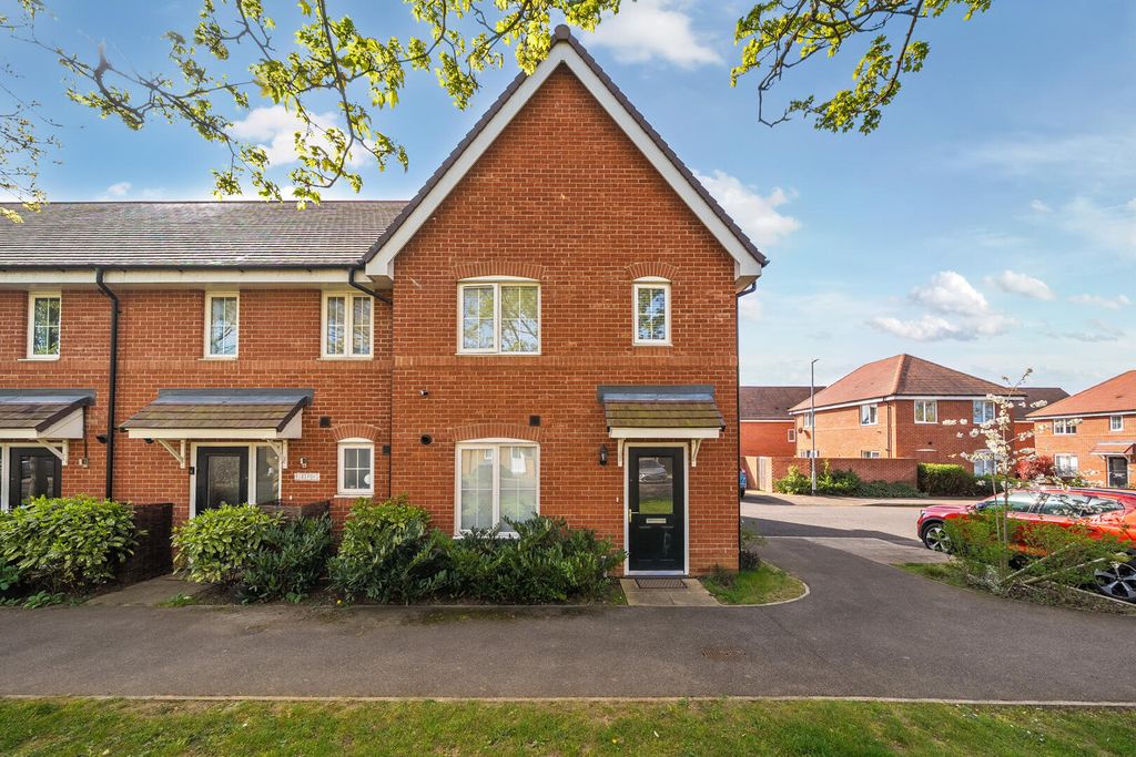 Property photo 1 of 19 Front (Exterior)