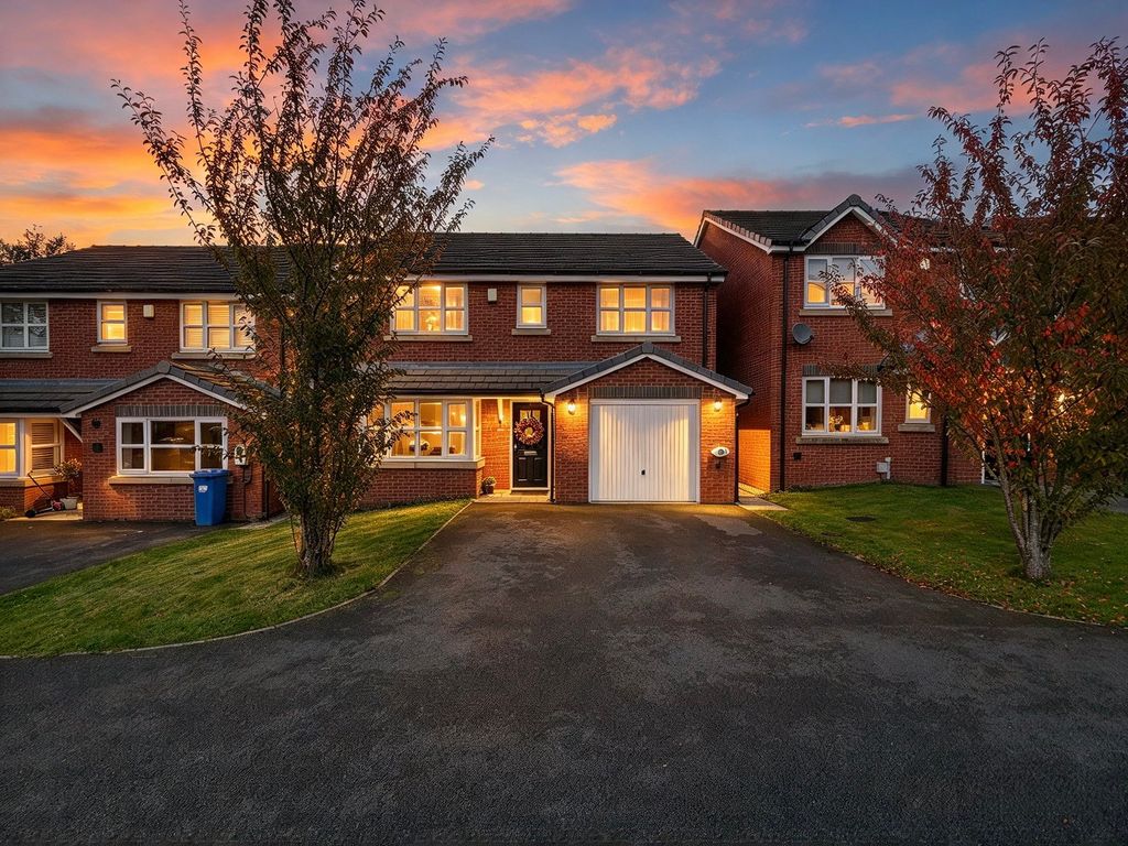 Property photo 2 of 32