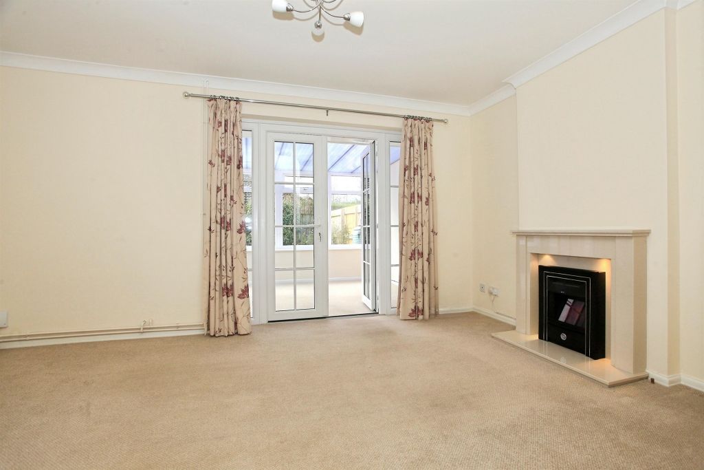 Property photo 3 of 20 Lounge / Diner