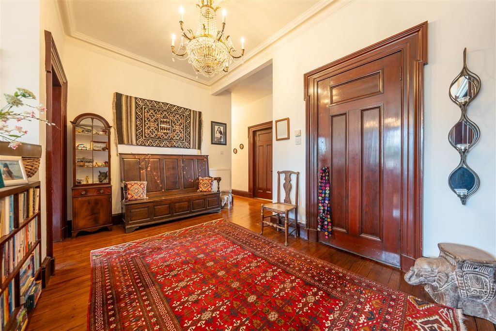 Additional image 14 of 4 bed flat for saleGlasgow Road, Perth PH2