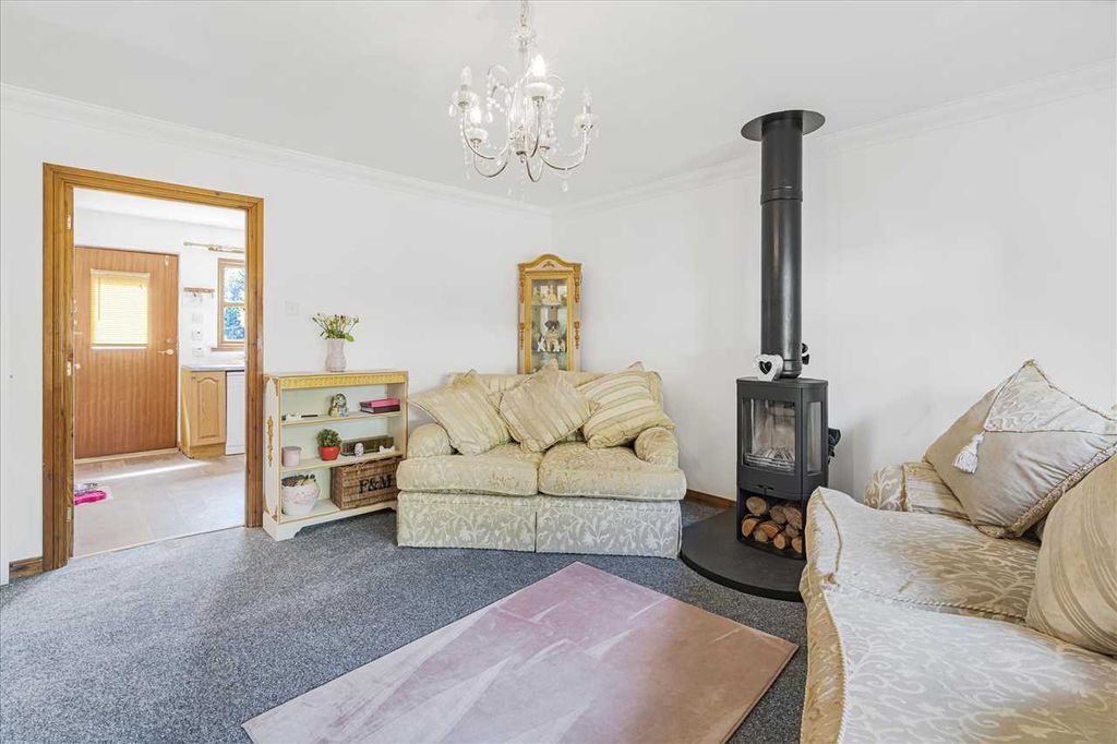 Property photo 3 of 23