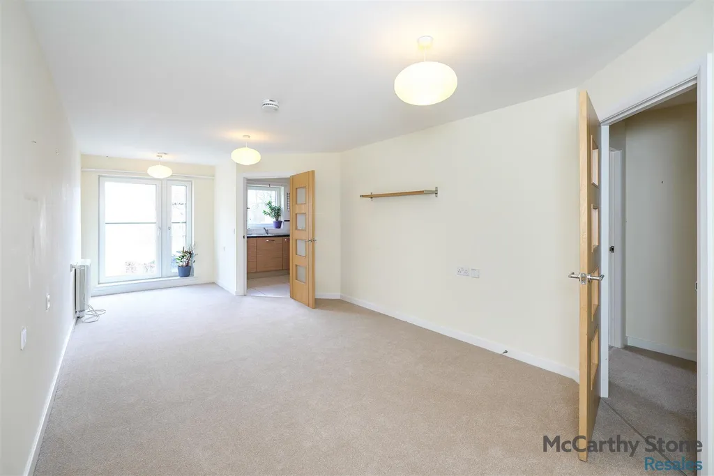 Apartment in Edinburgh, Barnton - View 3