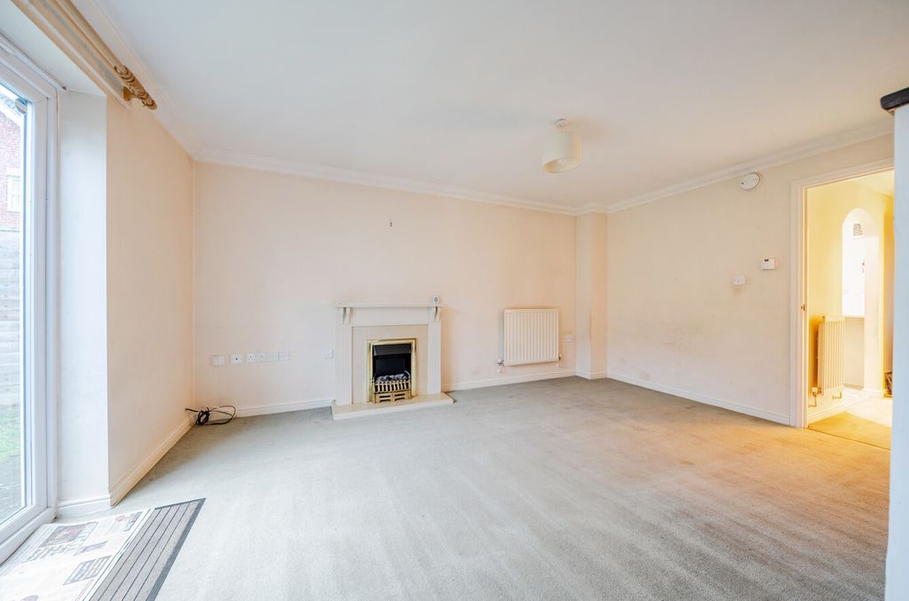 Property photo 2 of 20 1387735-9-69383Ae...