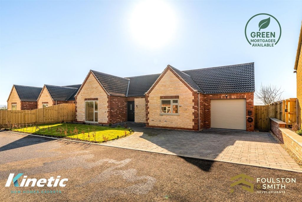 Property photo 1 of 19 4407860