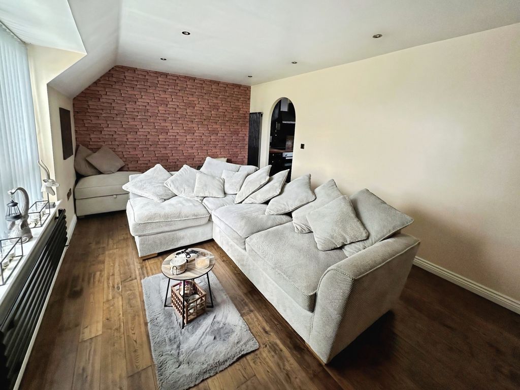 Property photo 2 of 10 Photo 10