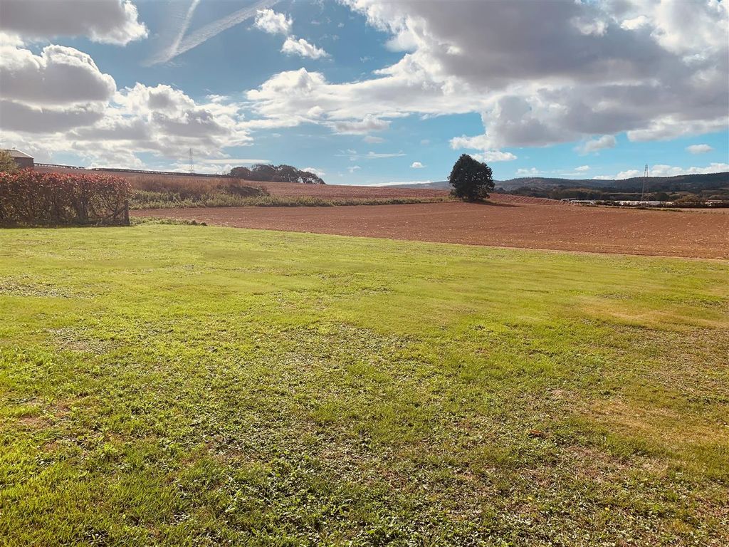 Property photo 3 of 32 Land.Jpg