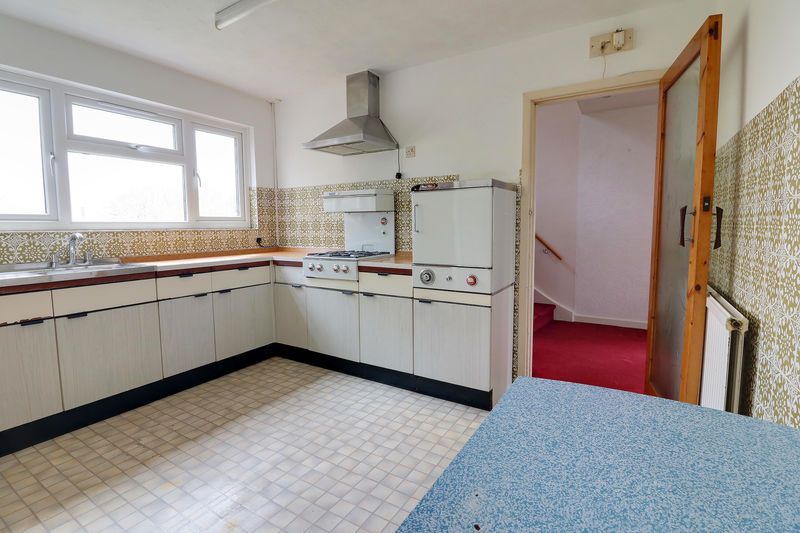 Property photo 2 of 19 Kitchen