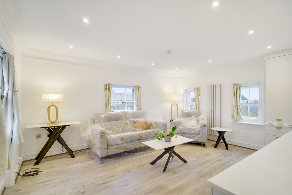 Property photo 3 of 14 Photo 3