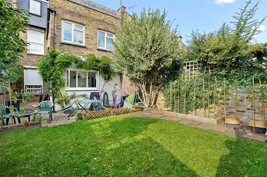 Property photo 3 of 7 Picture No. 17