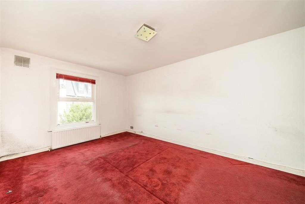 Property photo 3 of 6