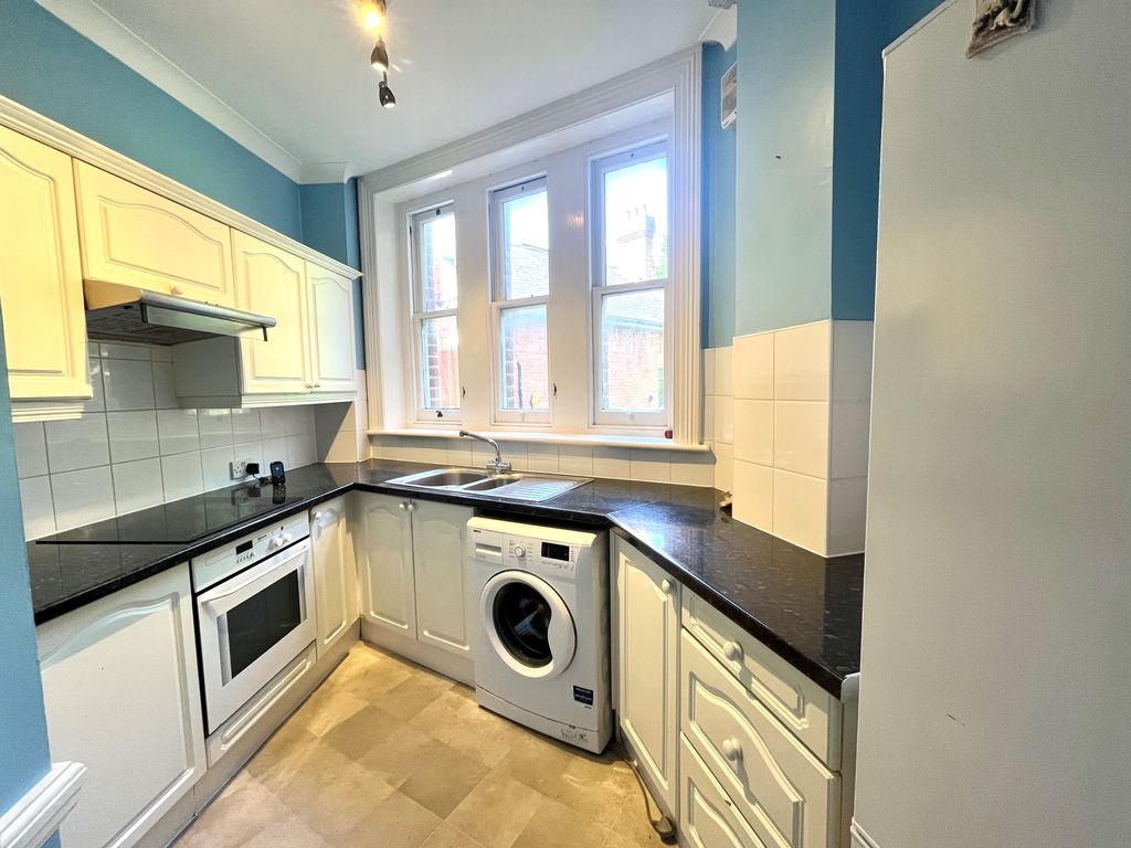 Property photo 3 of 9 Kitchen