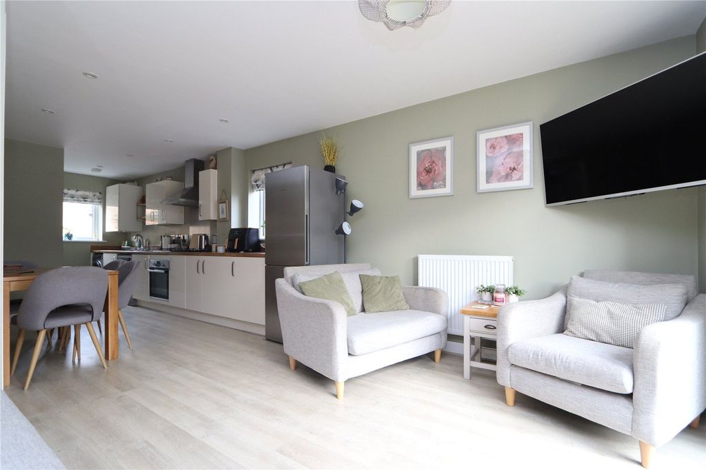 Property photo 3 of 16 Picture No. 10