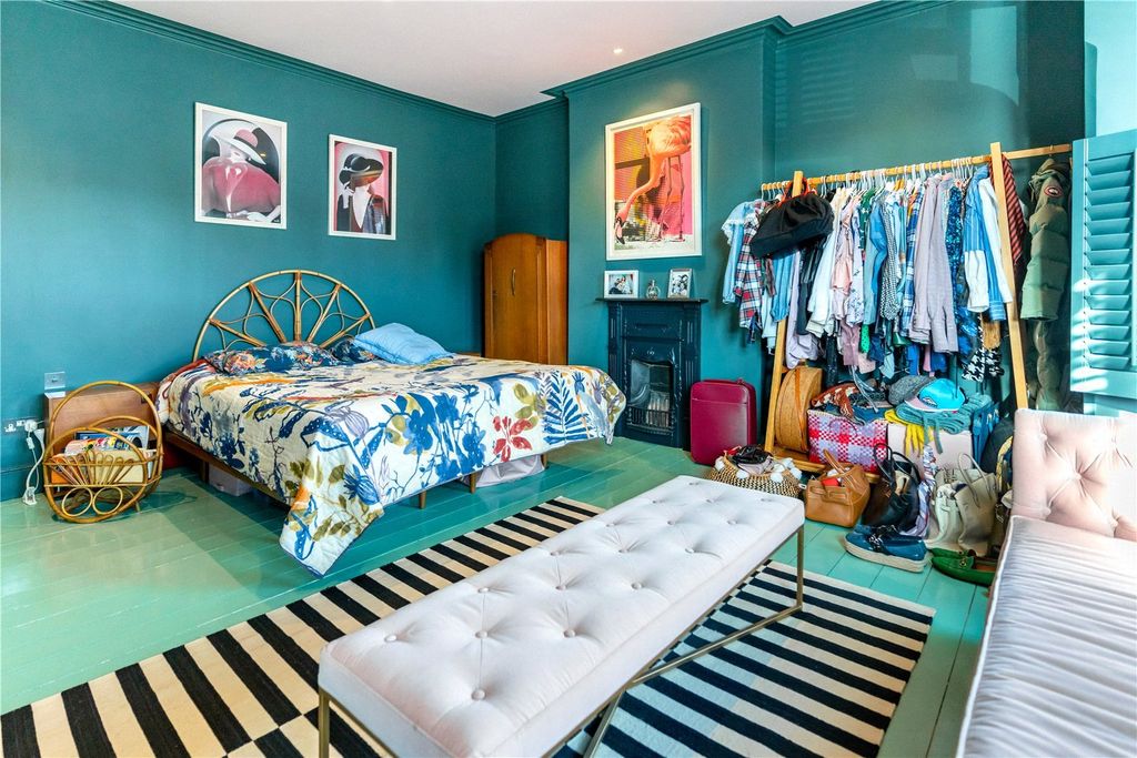 Property photo 3 of 37 Bedroom