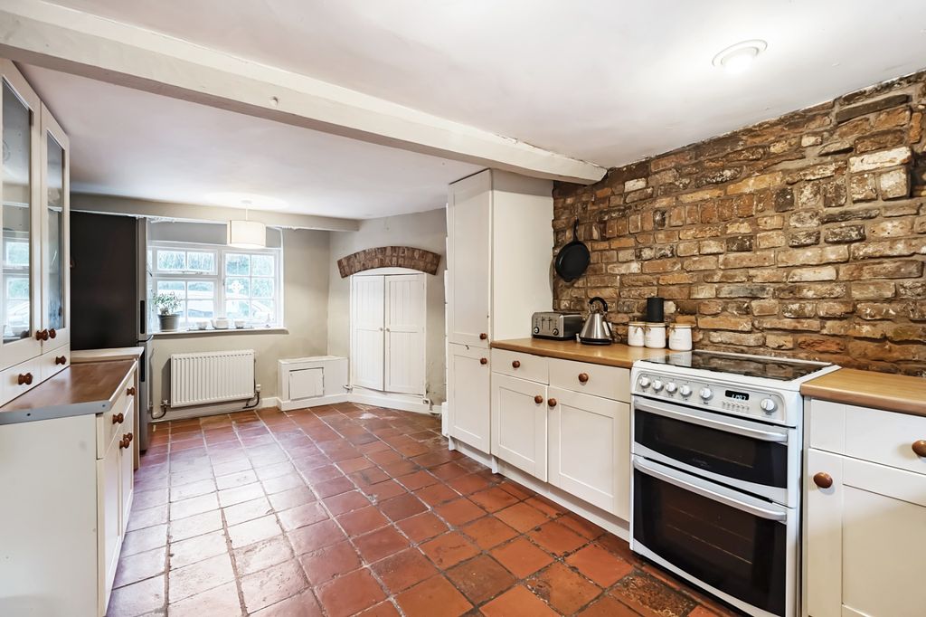 Property photo 3 of 16
