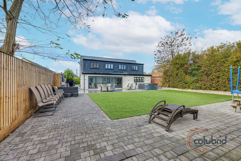 Property photo 3 of 32 0G1A8657-0G1A8661.Jpg