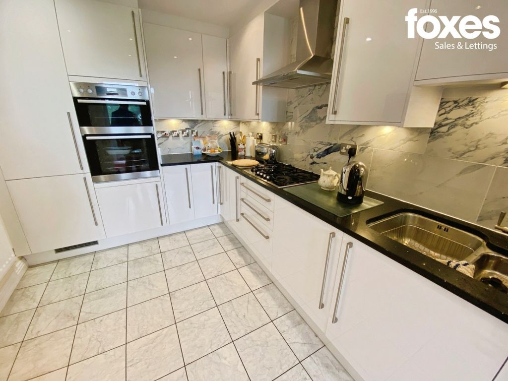 Property photo 3 of 15 5166013