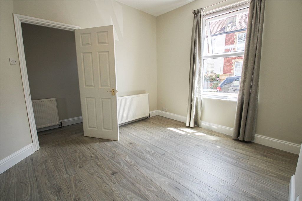 Property photo 1 of 10 Picture No. 06