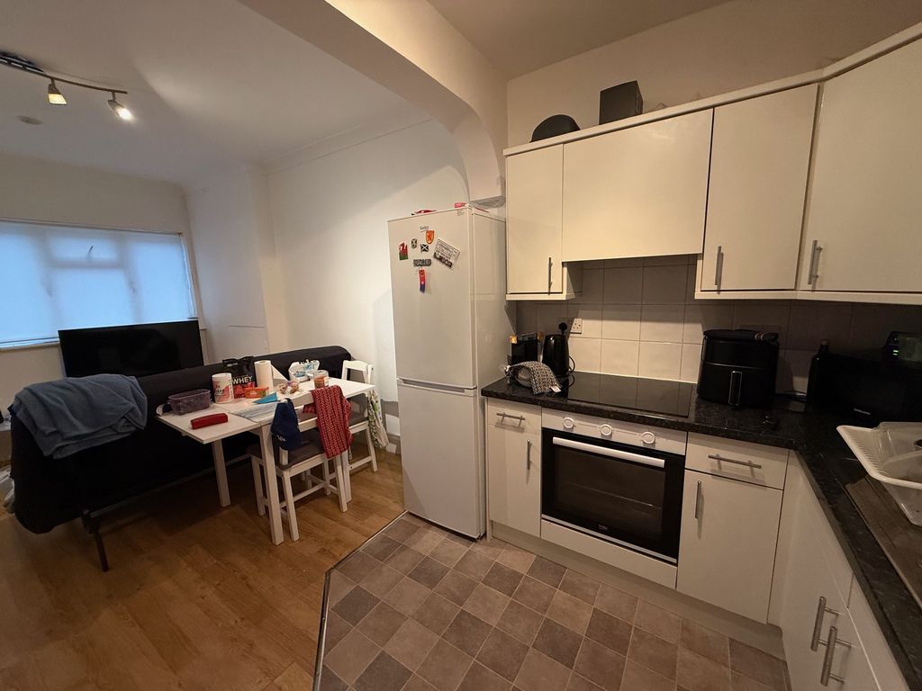 Property photo 3 of 8 Image