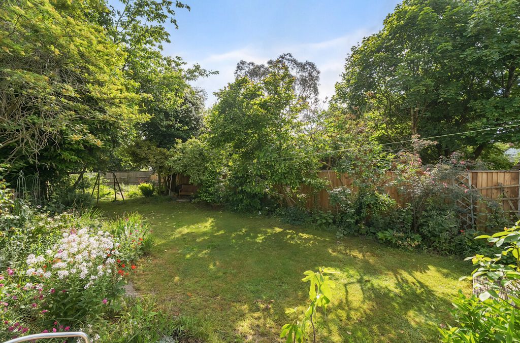 Property photo 2 of 22 1304471-7-684008B...
