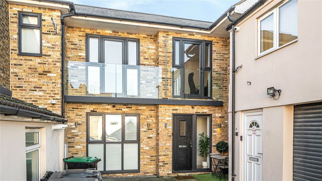 Property photo 1 of 17 Picture No. 01