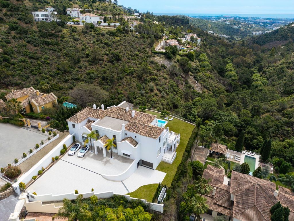 Property photo 2 of 34