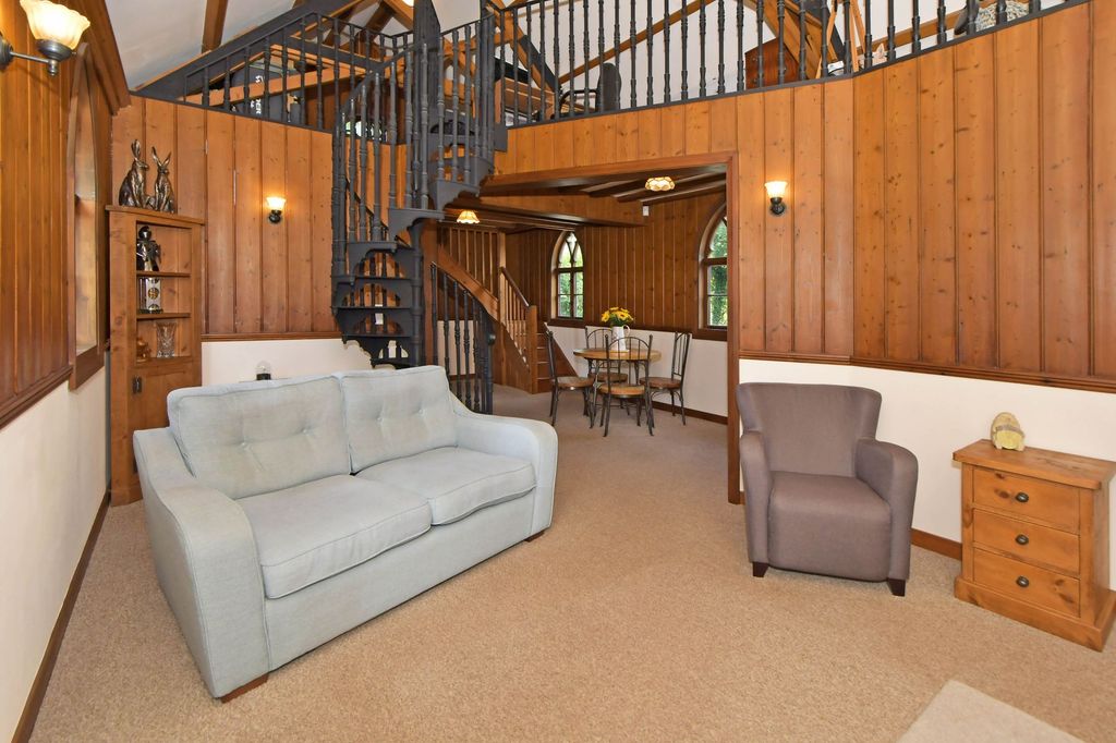 Property photo 2 of 29