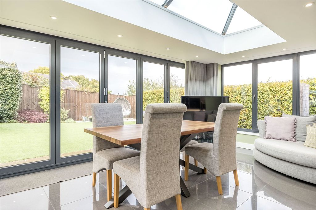 Property photo 2 of 31 Living Kitchen