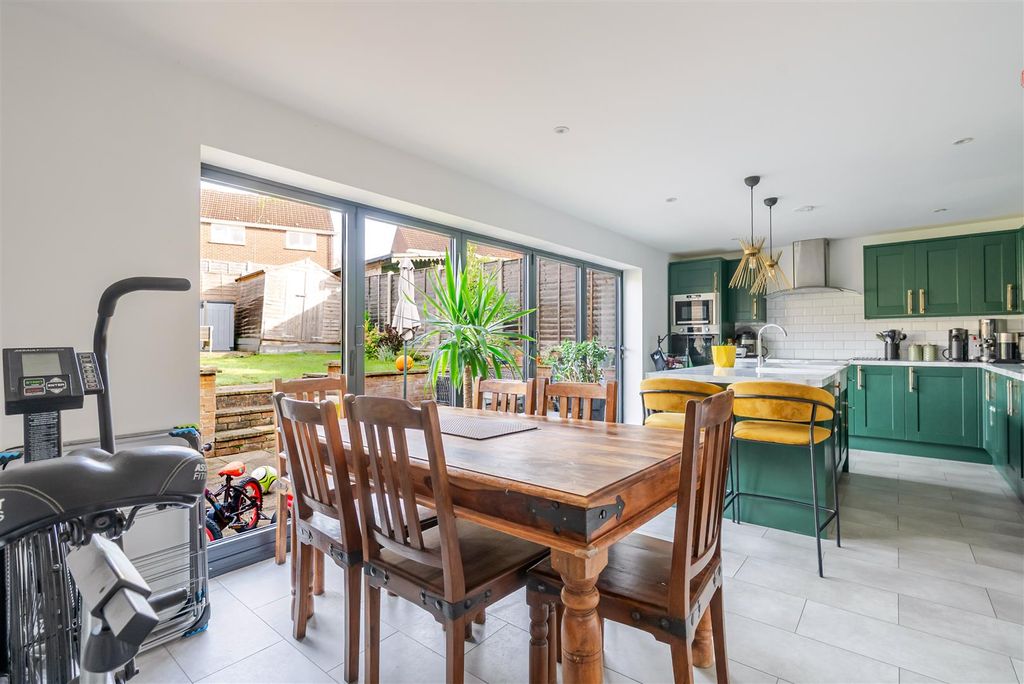 Property photo 3 of 9