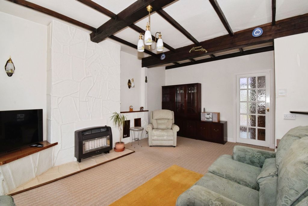 Property photo 3 of 18 Pbox-Img.Jpg