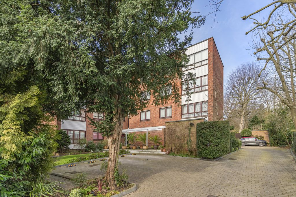 Property photo 3 of 18