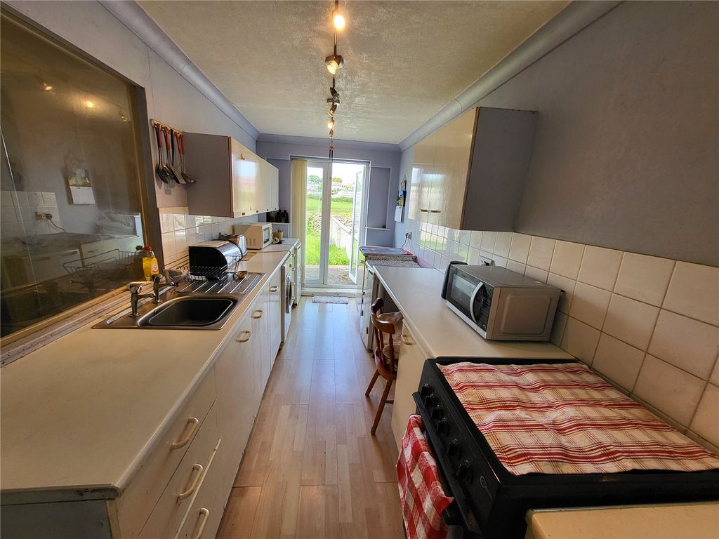 Property photo 3 of 12 Picture No. 18