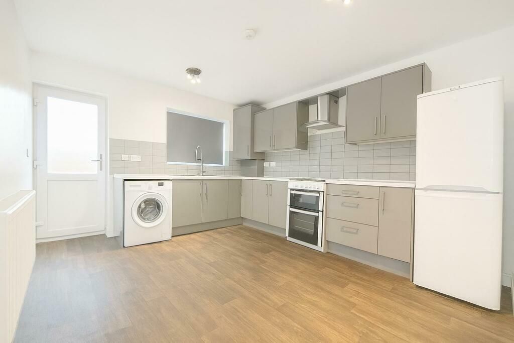 Property photo 1 of 3