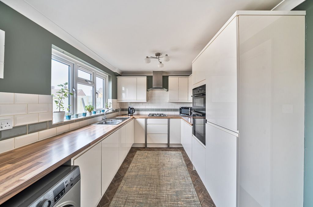 Property photo 2 of 14 1407151-14-698cc0...