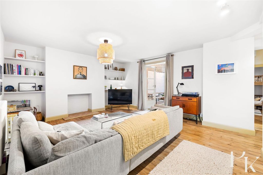 Property photo 2 of 19