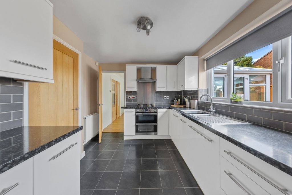 Property photo 3 of 23