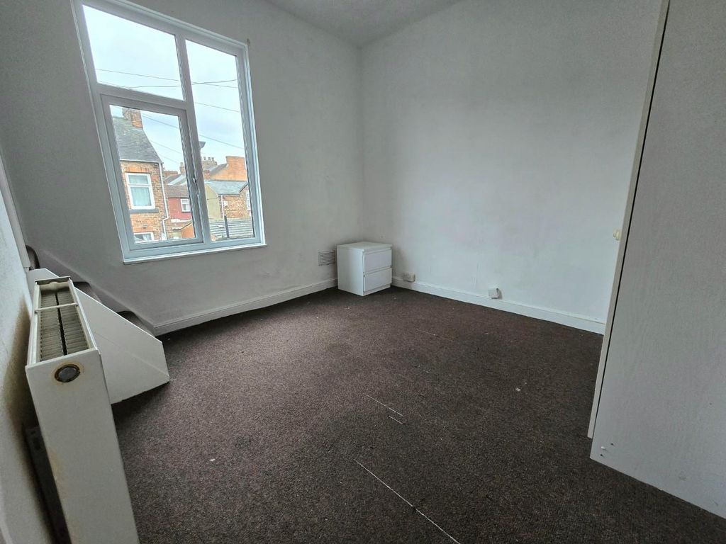 Property photo 3 of 9 Bedroom