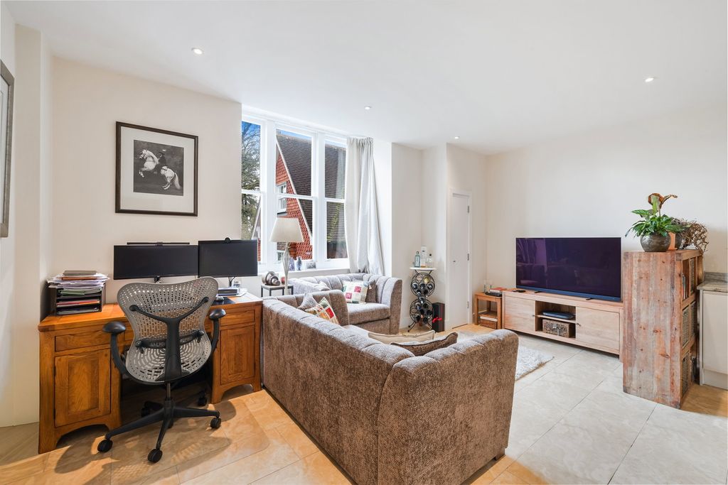 Property photo 3 of 12