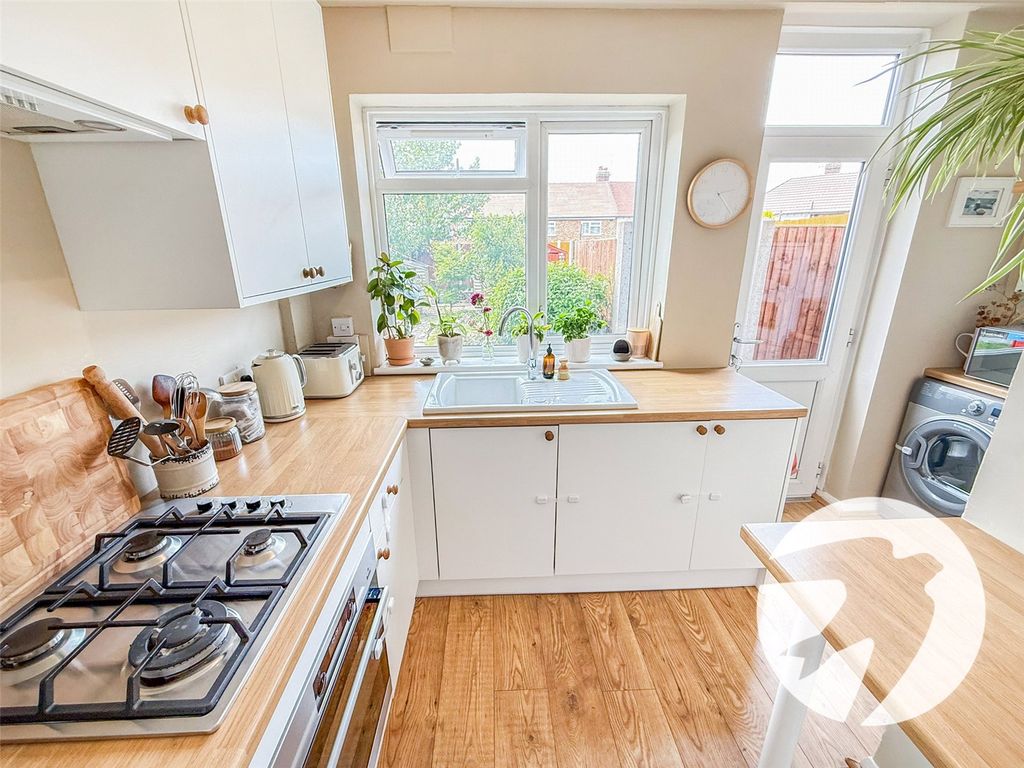 Property photo 3 of 16 Picture No. 05