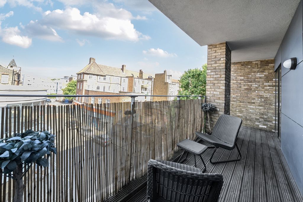 Property photo 3 of 17 Balcony