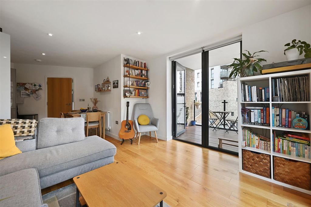 Property photo 2 of 13 Ar - Triumph House8.Jpg