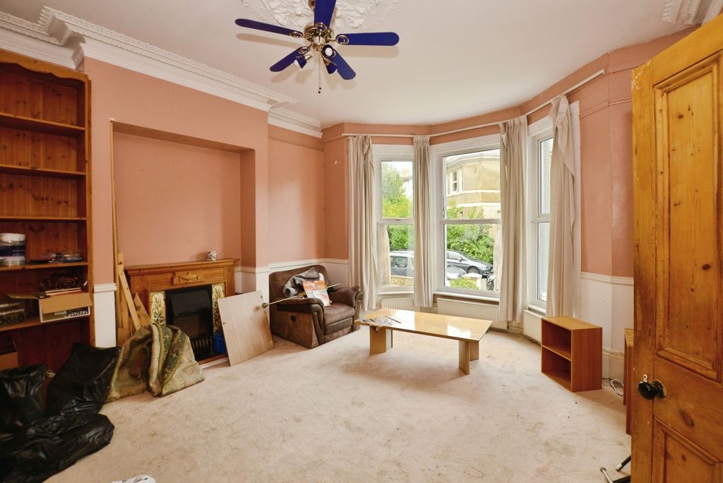 Property photo 3 of 16 Living Room