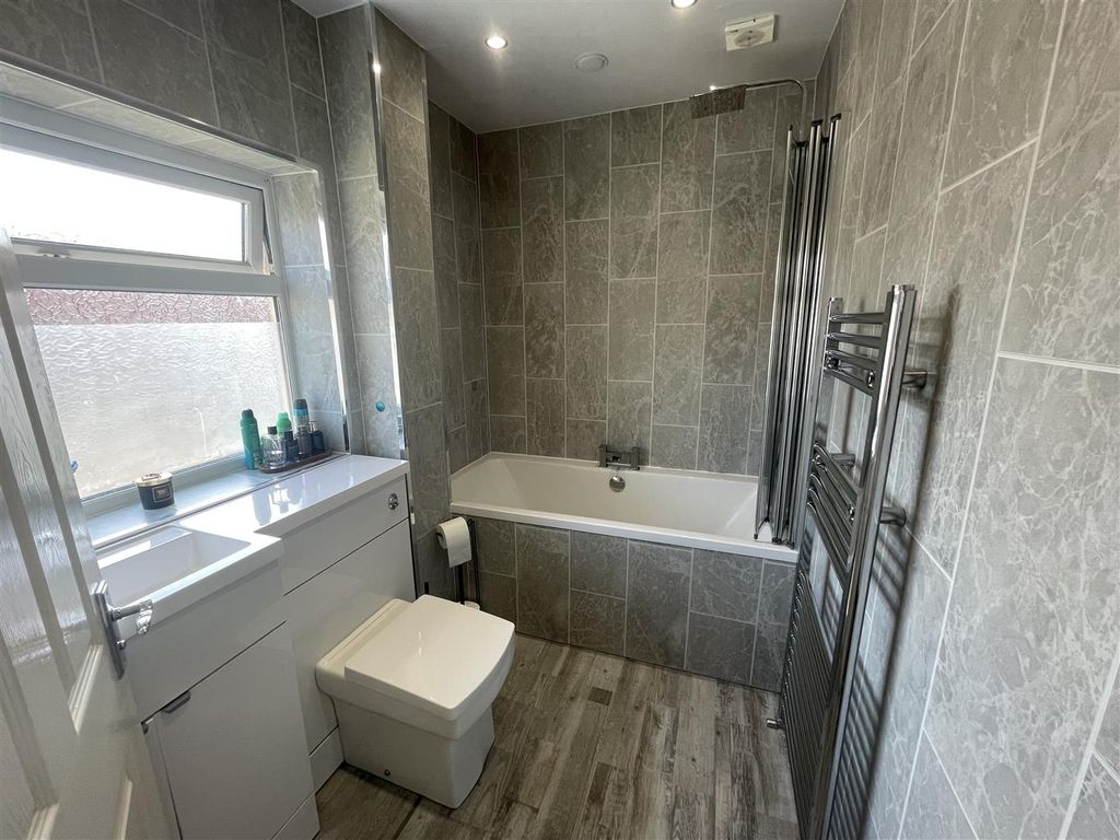 Property photo 3 of 13 23 Moss 6.Jpg