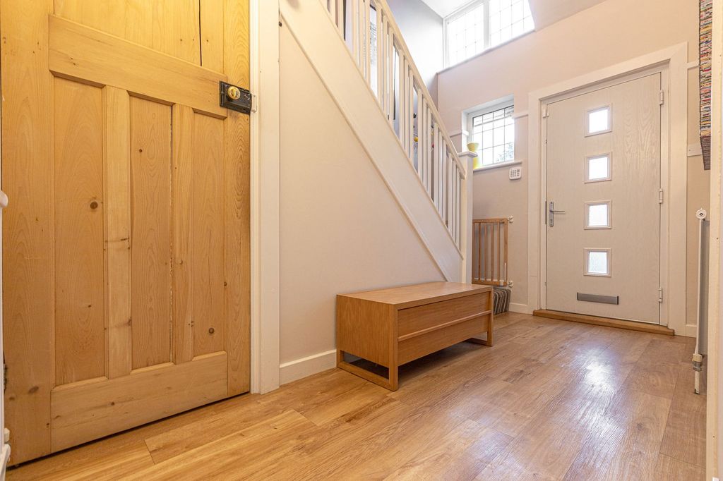 Property photo 3 of 29