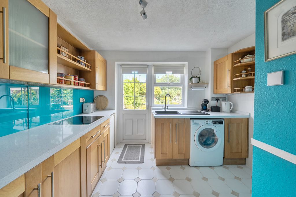 Property photo 3 of 17 1450988-16-69F216...