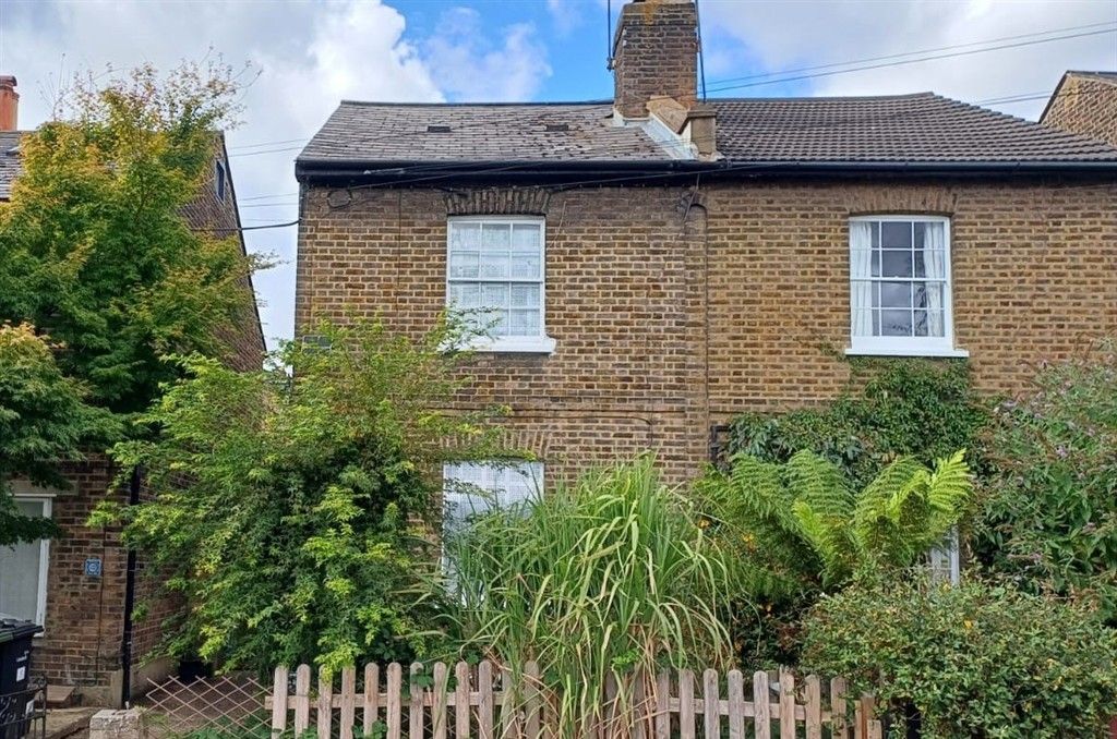 Property photo 1 of 2