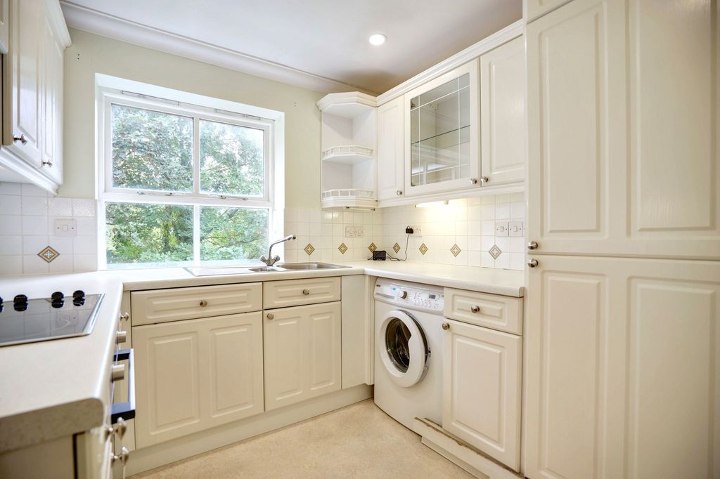 Property photo 3 of 6