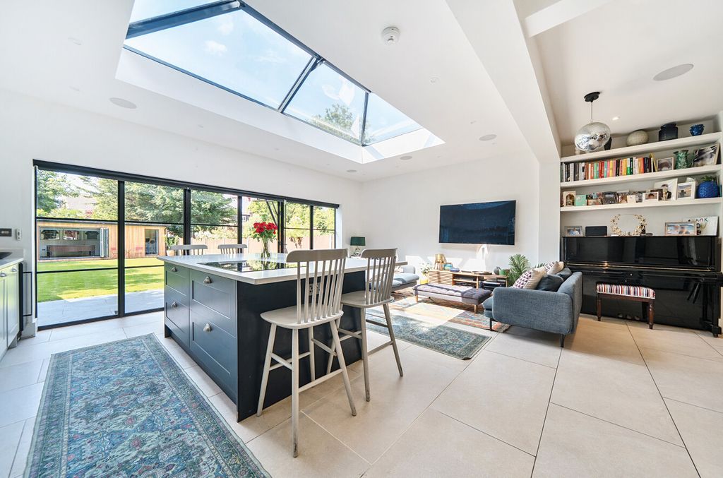 Property photo 3 of 37 1311005-17-684B48...