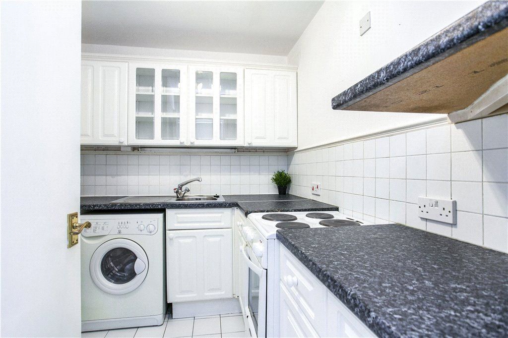Property photo 3 of 16 Kitchen