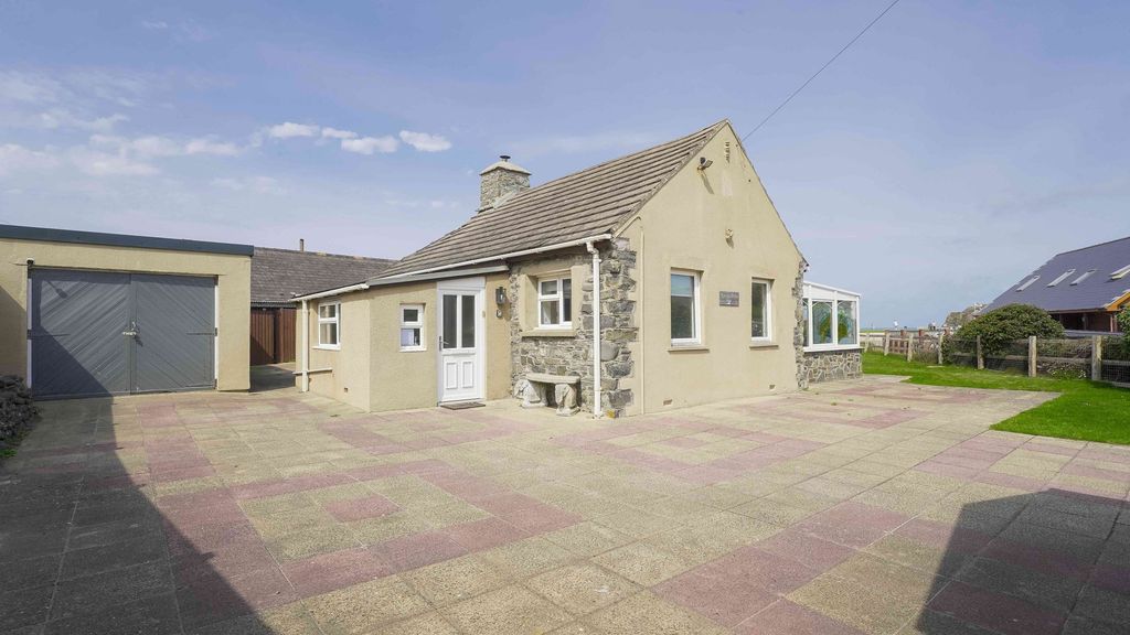 Property photo 3 of 41
